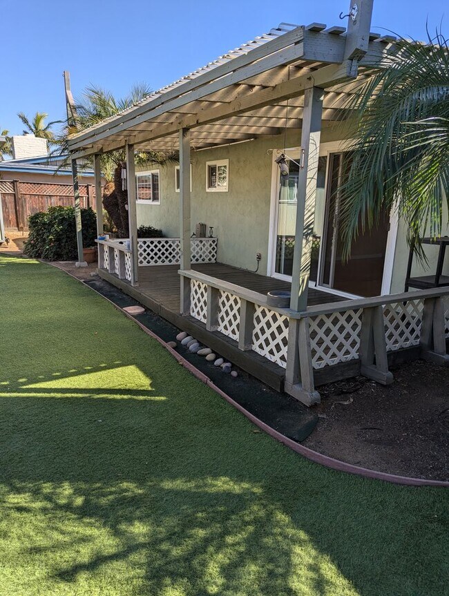 Building Photo - 3 Bedroom 2 Bathroom Home In San Diego