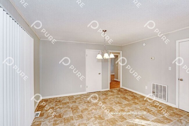 Building Photo - 107 Scotland Dr