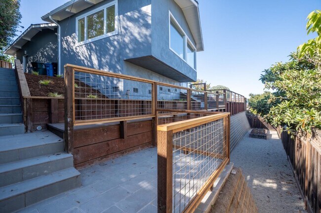 Building Photo - 15 Buckland Ct