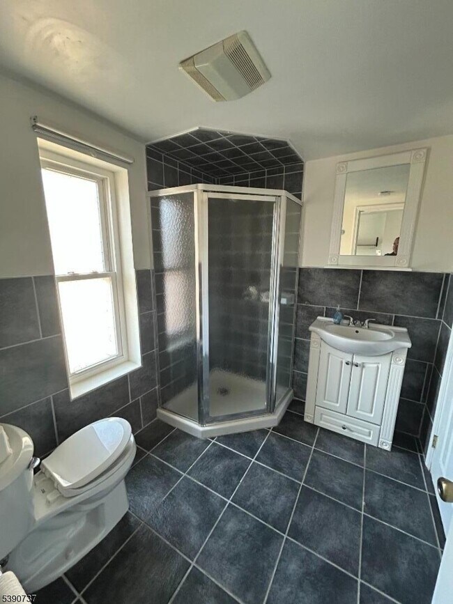 Building Photo - 259 Grove St