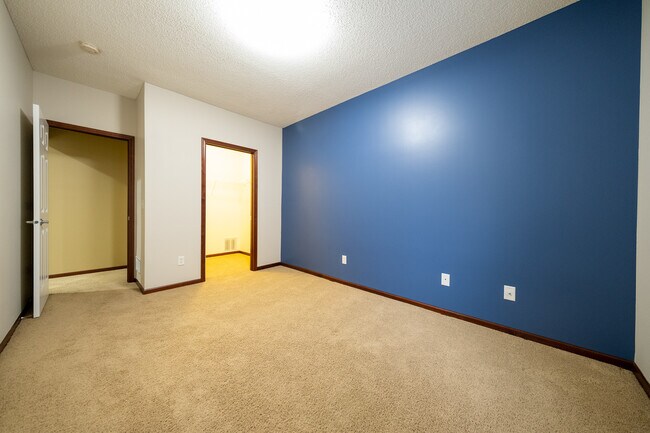 Building Photo - 5128 Yuma Ln N