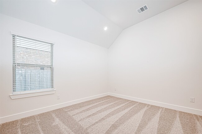 Building Photo - 4934 Finns Lndg St