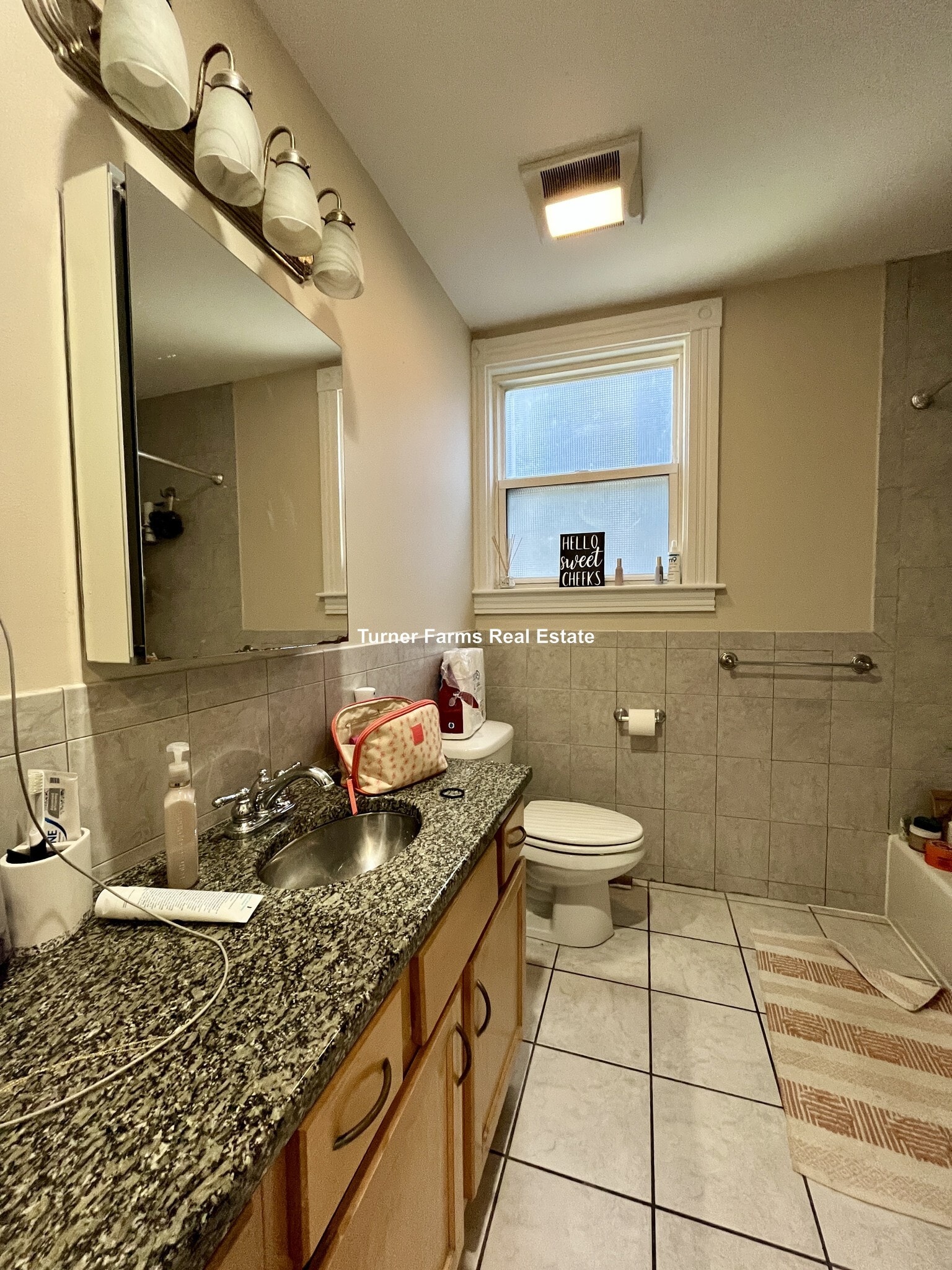 Building Photo - 122 Calumet St