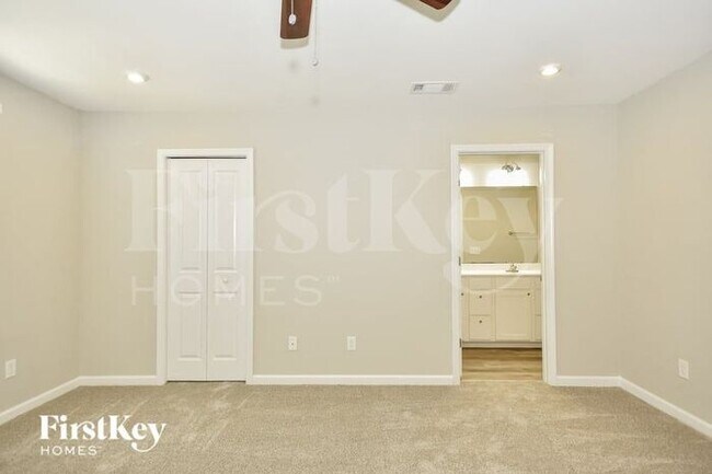 Building Photo - 111 Norwich Ct