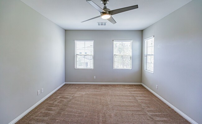 Building Photo - Beautiful Home in a Gated Community