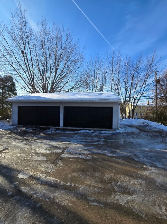 Building Photo - 5839 S Illinois Ave