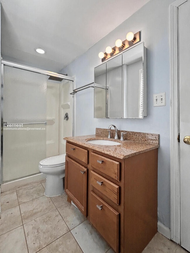 Building Photo - University City Charm Meets Modern Comfort / 4 Beds & 2 Baths / Available Now!