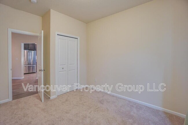 Building Photo - 2273 S Red Tail Loop