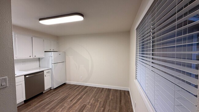 Building Photo - Campbell Duplex- #2025-1764