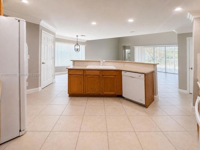 Building Photo - 5116 NW 57th Terrace