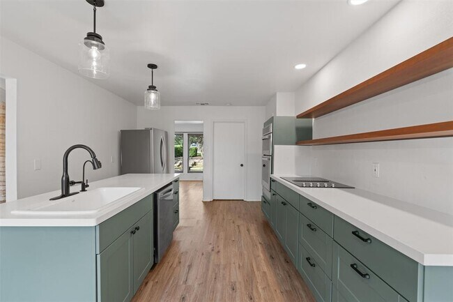 Building Photo - 104 Timpanagos Dr