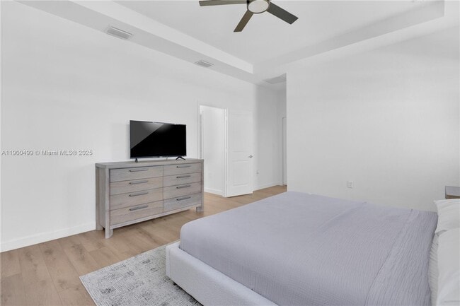 Building Photo - 2444 SE 24th Ave