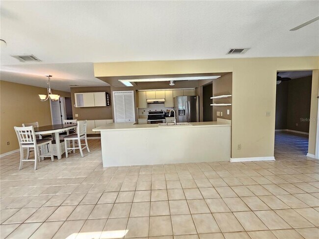 Building Photo - 2088 S Parkton Dr