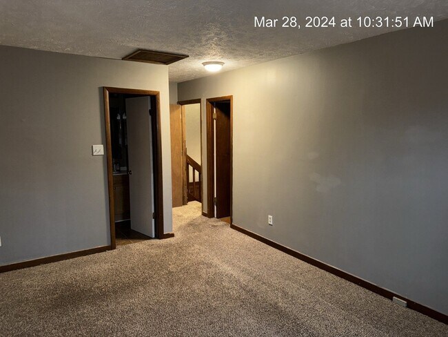 Building Photo - 6468 Kelmscot Ct