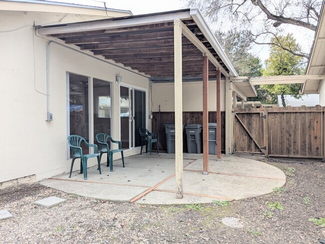 Building Photo - 7333 Starward Dr