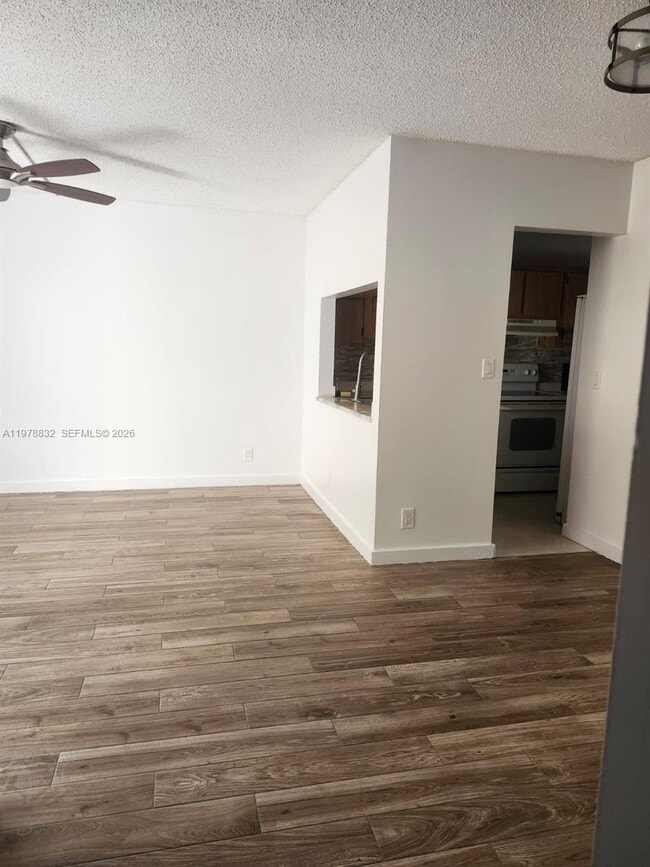 Building Photo - 10037 Winding Lake Rd