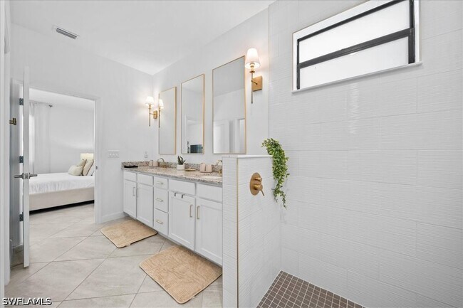 Building Photo - 14470 Secret Garden Cove