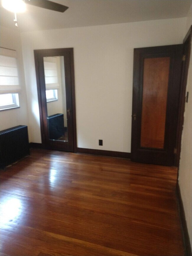 Building Photo - 239 40th St