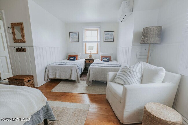 Building Photo - 35 12th Ave