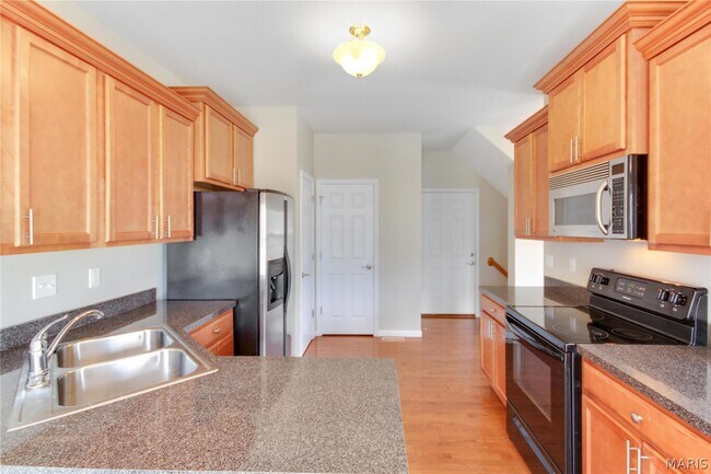 Building Photo - 400 Willott Square Dr