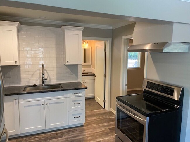 Building Photo - 415-419 SIXTH