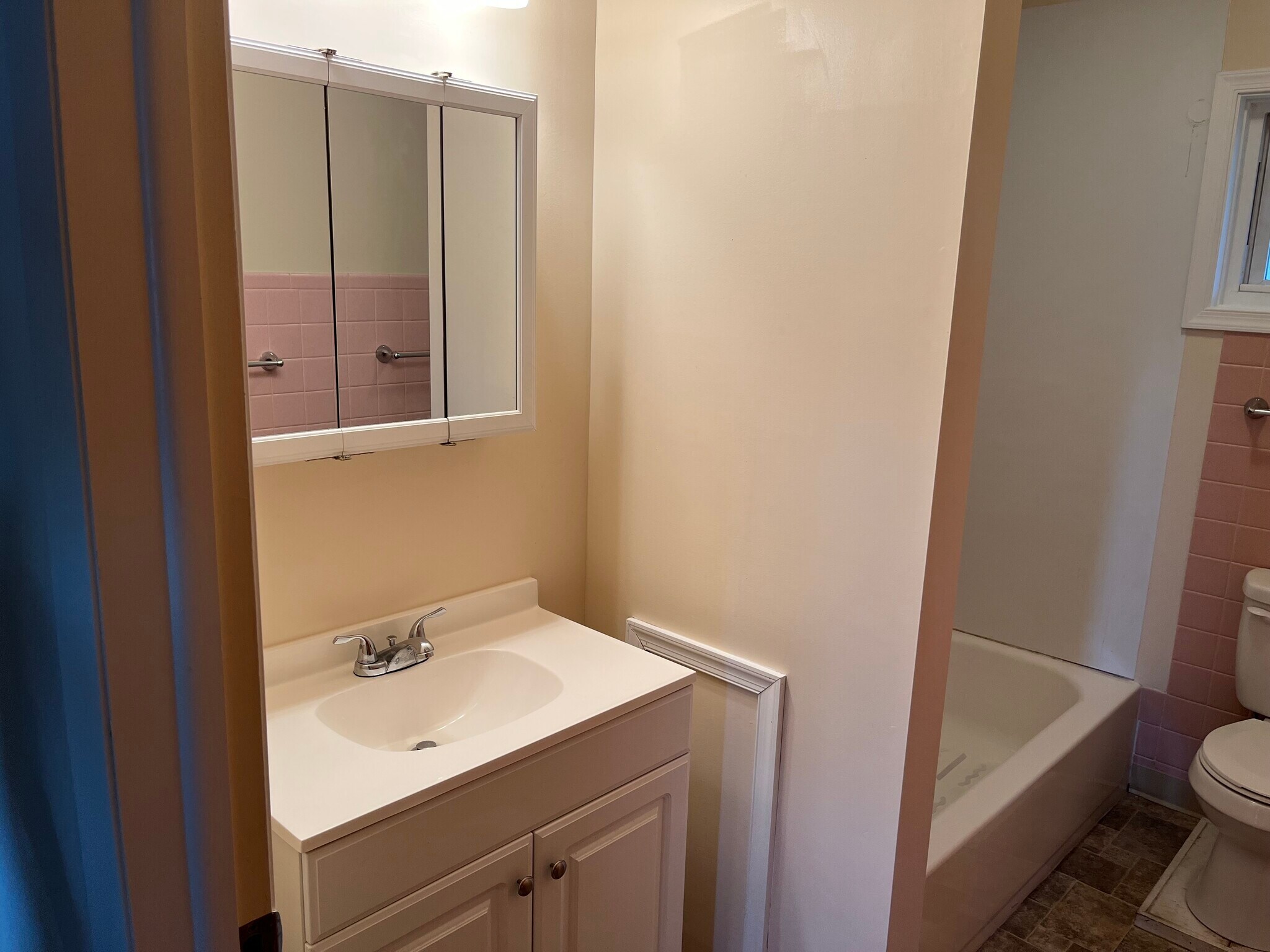 Building Photo - 539 S Wayne St