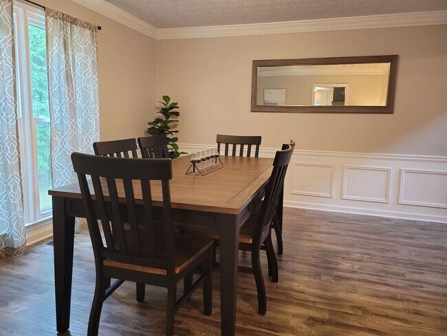Building Photo - 1356 Velvet Creek Way SW