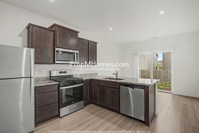 Building Photo - Modern Three Bedroom in Gresham's Newest Community!