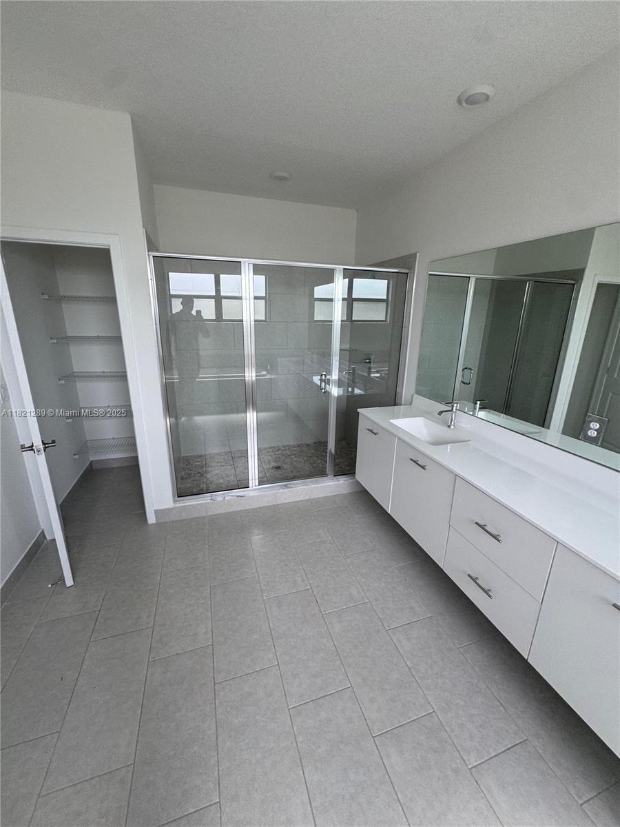 Building Photo - 4481 SW 173rd Ave