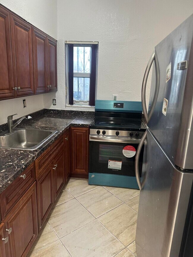 Building Photo - 2140 NW 120th St