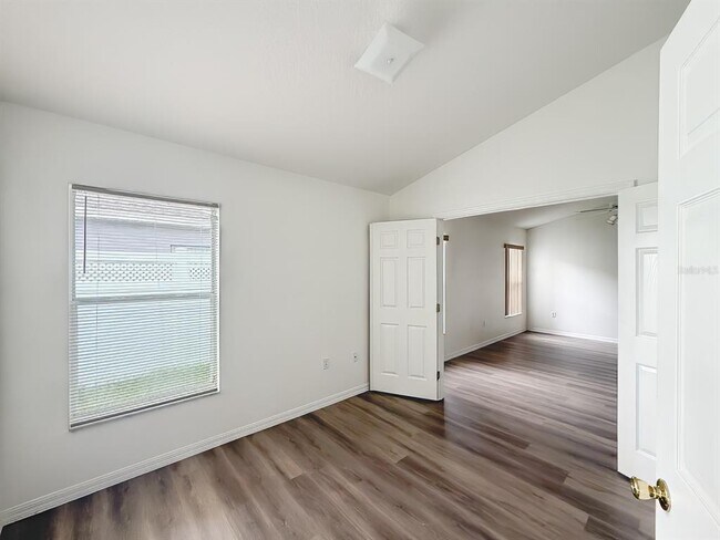 Building Photo - 129 Garberia Dr