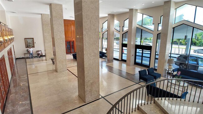 Building Photo - 5601 Collins Ave