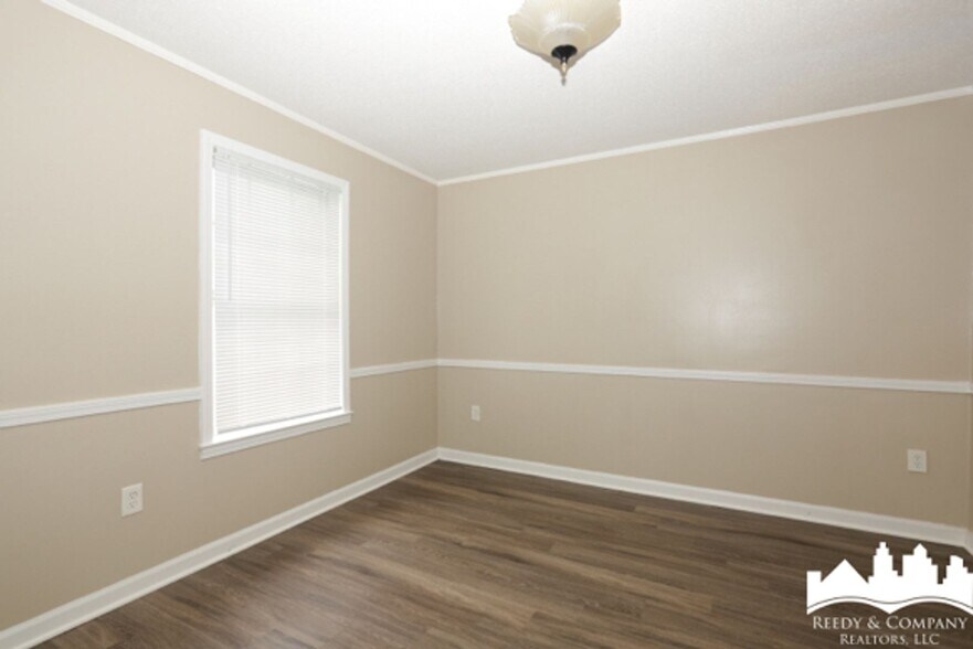 Building Photo - 5291 Twin Woods Ave
