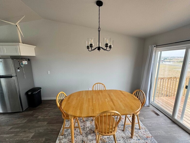 Building Photo - 1208 Kenai Dr