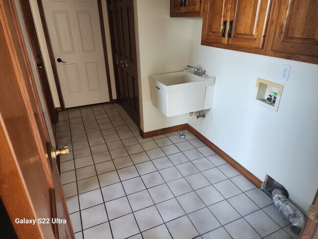 Building Photo - 22611 Campbell Rd