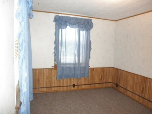 Building Photo - 24 Main St S