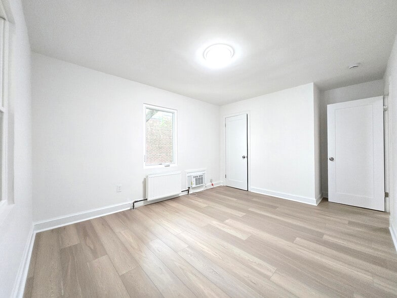 Building Photo - 4526 Avondale St