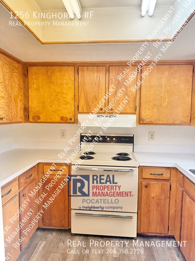 Building Photo - 1256 Kinghorn-#F