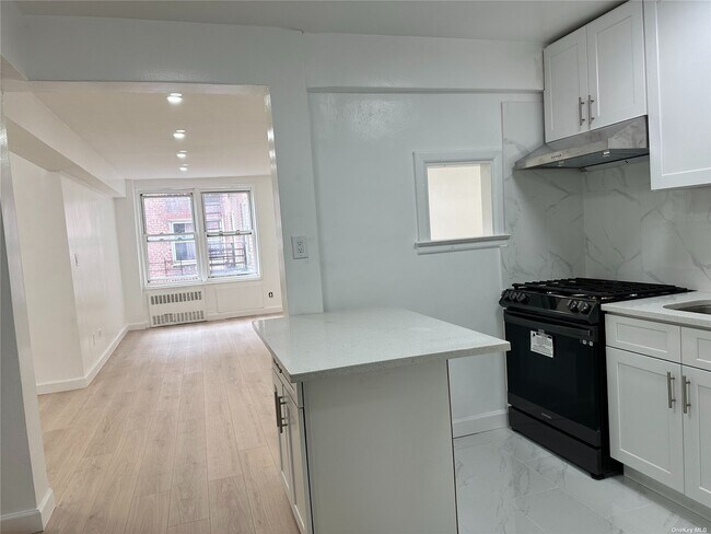 Building Photo - 43-43 Kissena Blvd