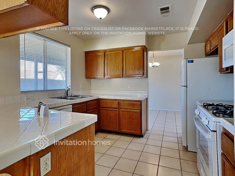 Building Photo - 6948 W Atrium Ave