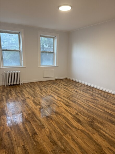 Building Photo - 82 Forest St