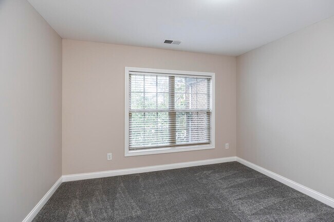 Building Photo - 3277 Beaumont Centre Cir