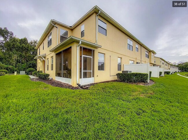 Building Photo - 3897 Gliding Pl