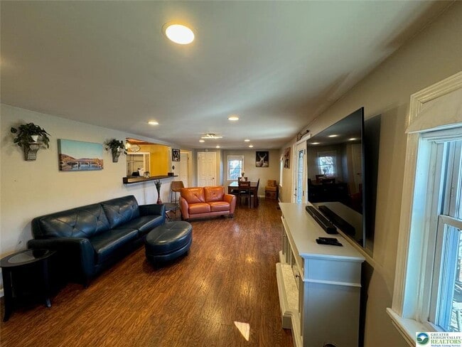 Building Photo - 312 Lehigh Dr