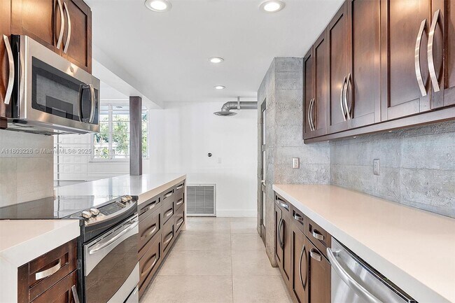 Building Photo - RIVER BAY PARK