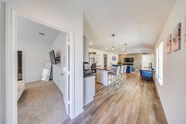 Building Photo - 6055 Diamond Vis Ct