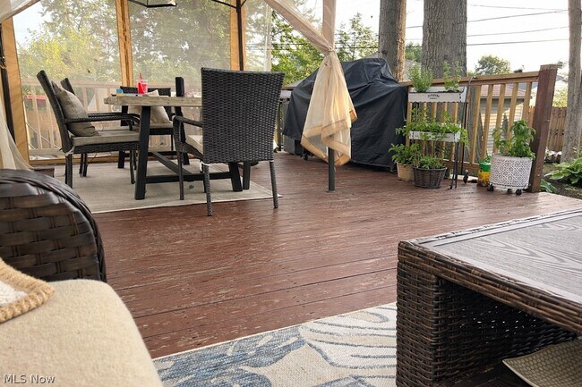 Building Photo - 1902 Harding Dr