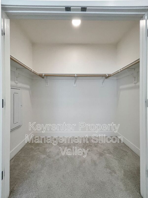 Building Photo - 42111 Osgood Rd