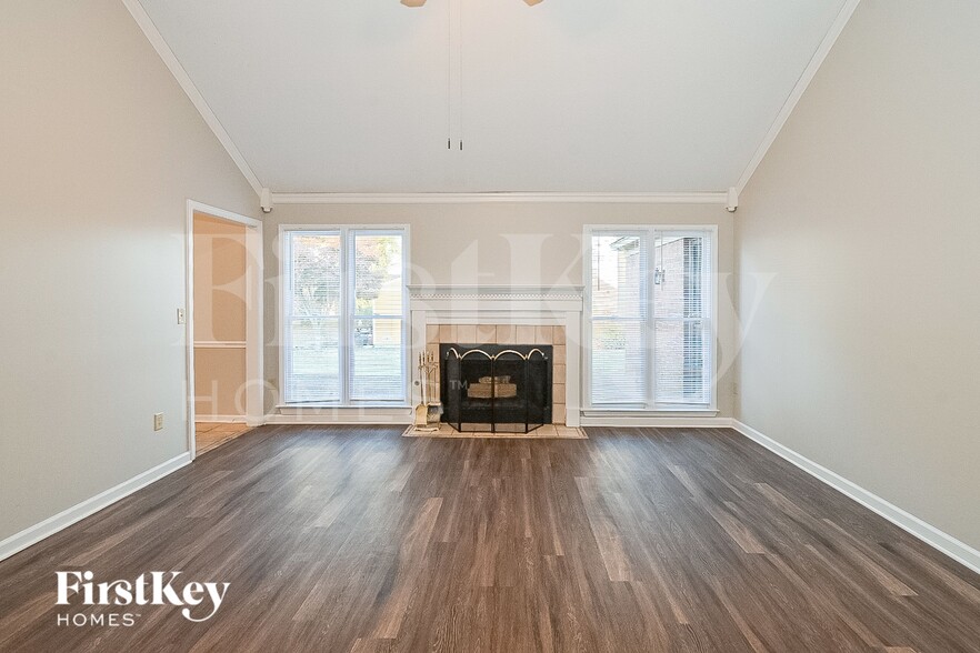 Building Photo - 7395 Kevin Rdg Cv E