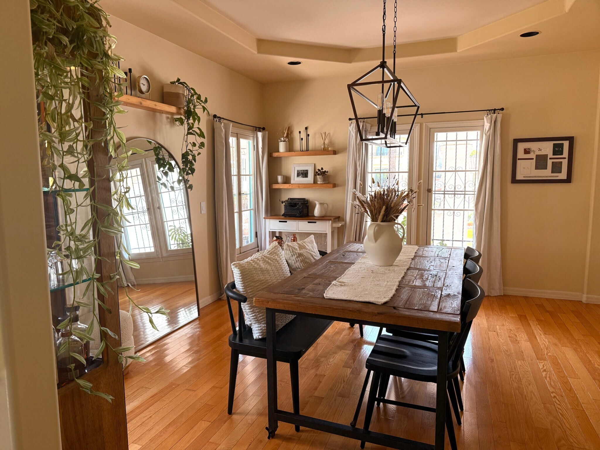 Dining room - 222 S Hamilton Dr